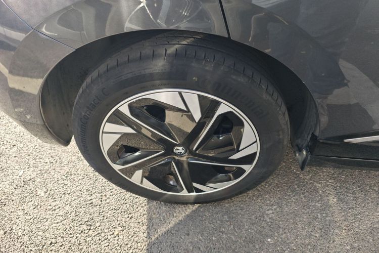 名爵 MG4 EV 2022款 520km 旗舰版车身外观6008