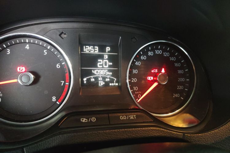 大众 Polo 2016款 1.6L 自动舒适型中控内饰15