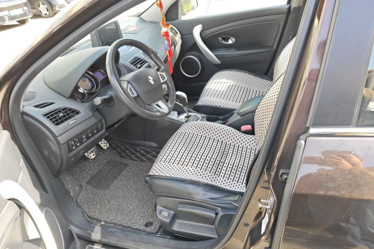 雷诺 风朗 2013款 2.0L 时尚版局部细节19