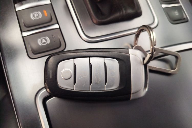 红旗H5 2022款 经典款 改款 1.5T DCT旗韵版中控内饰11