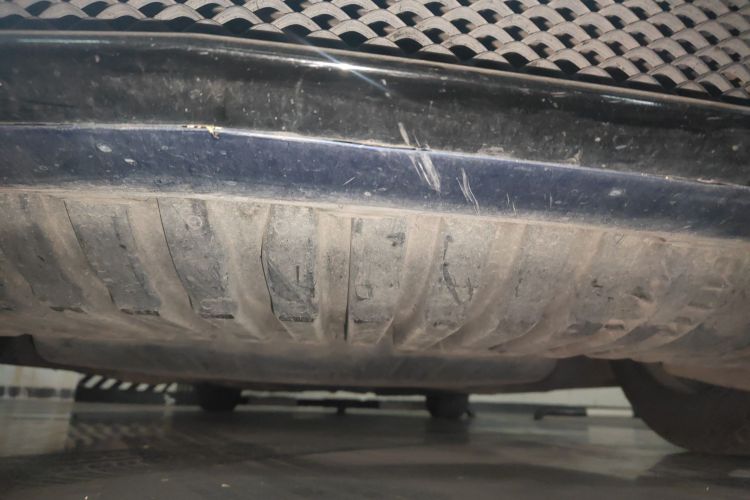 奔驰C级 2018款 C 200 运动版局部细节9008