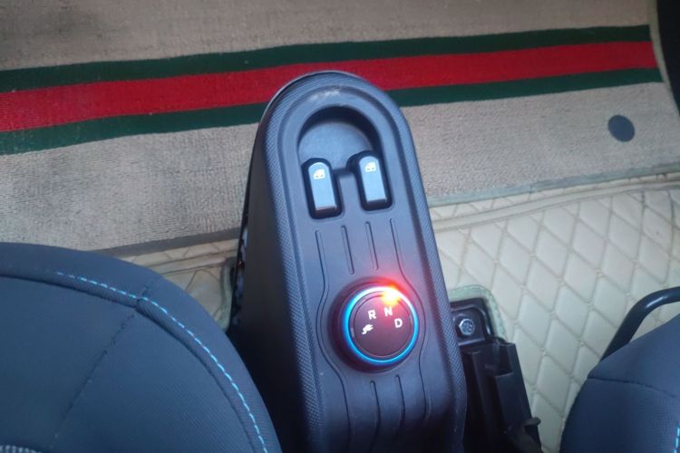 五菱汽车 宏光MINIEV 2020款 自在款 三元锂中控内饰18