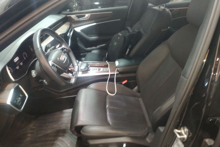 奥迪A6L 2023款 55 TFSI quattro 尊享动感型中控内饰19