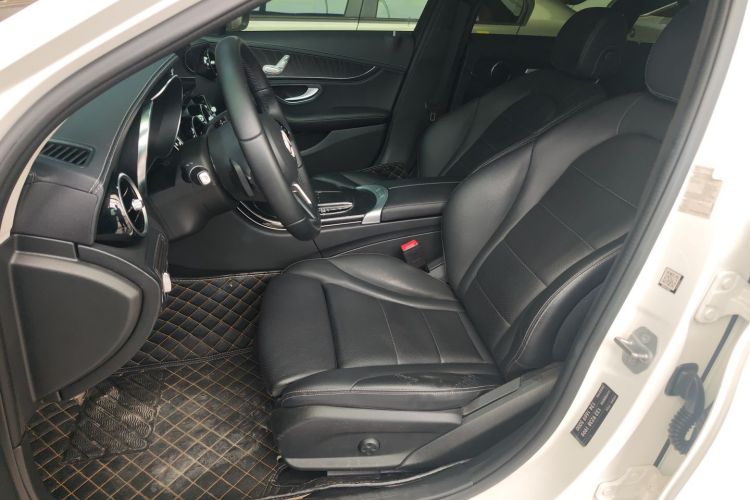 奔驰C级 2019款 C 180 L 时尚型运动版局部细节19