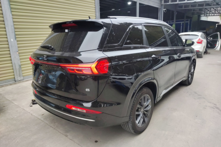 蓝电E5 2023款 1.5L DE-i 100KM畅享型 7座车身外观7