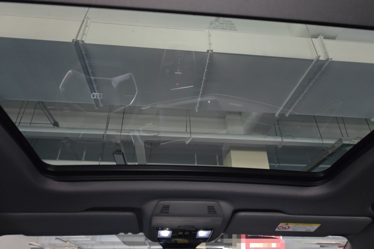 奥迪Q4 e-tron 2024款 40 e-tron 创行版中控内饰22