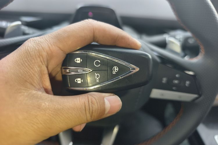 长安UNI-V 2022款 1.5T 智慧领航型中控内饰11