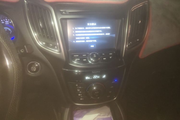 长安CS75 2016款 1.8T 自动精英型 国IV中控内饰16