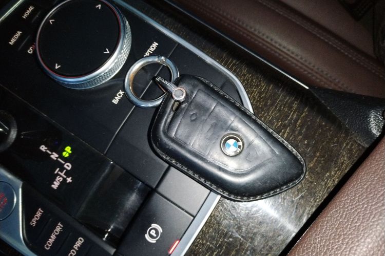 宝马3系 2020款 改款 325Li M运动套装中控内饰11