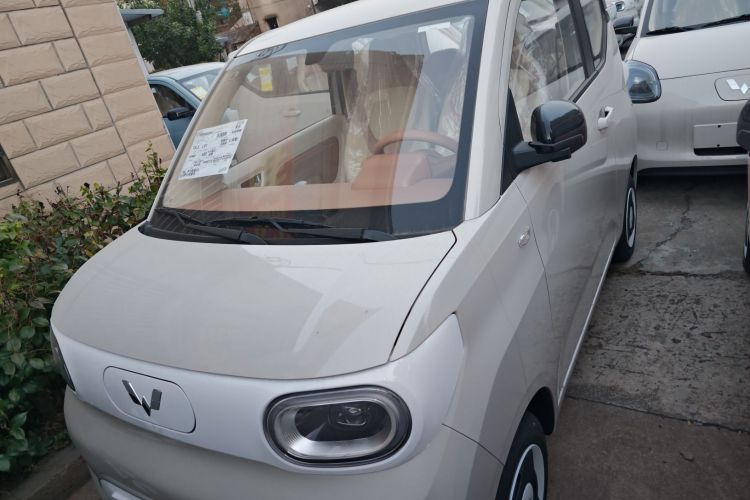 五菱汽车 宏光MINIEV 2024款 第三代 215km 青春版车身外观2