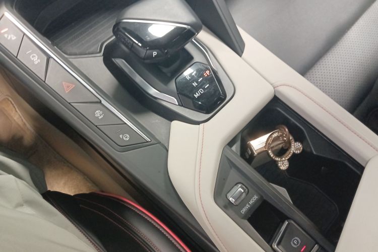 领克06 2020款 1.5T 耀Halo中控内饰18