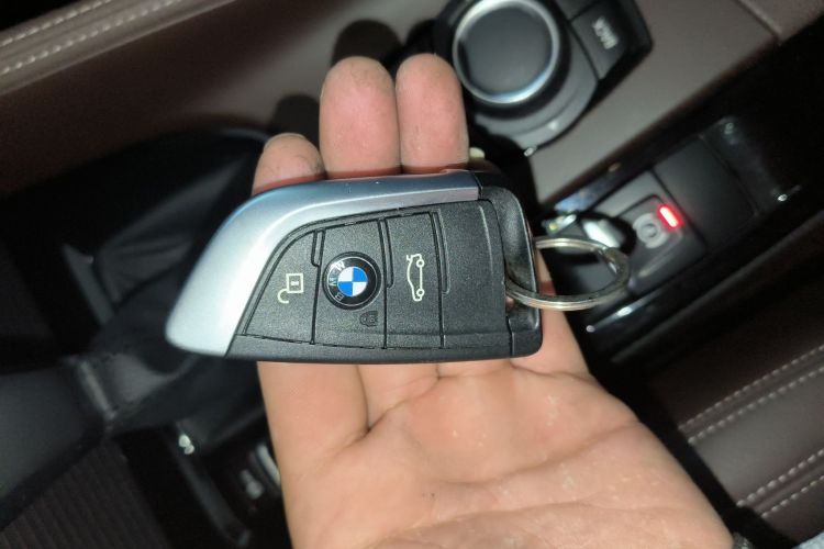 宝马X1 2018款 sDrive18Li 尊享型中控内饰11