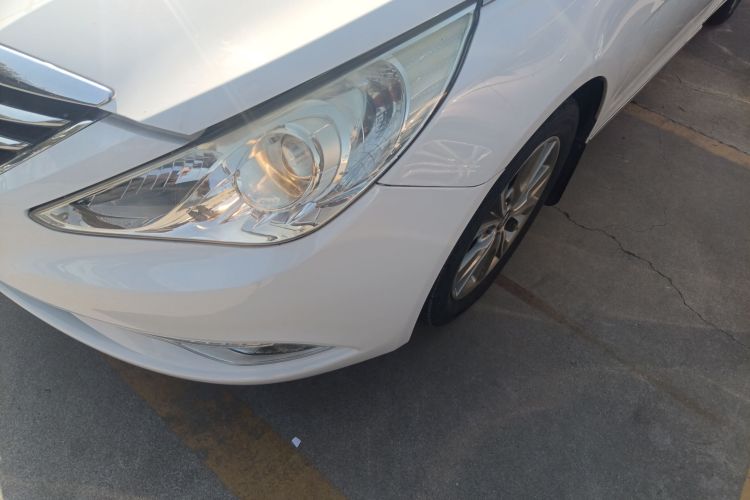 现代 索纳塔 2015款 经典 2.0L 自动豪华版局部细节36