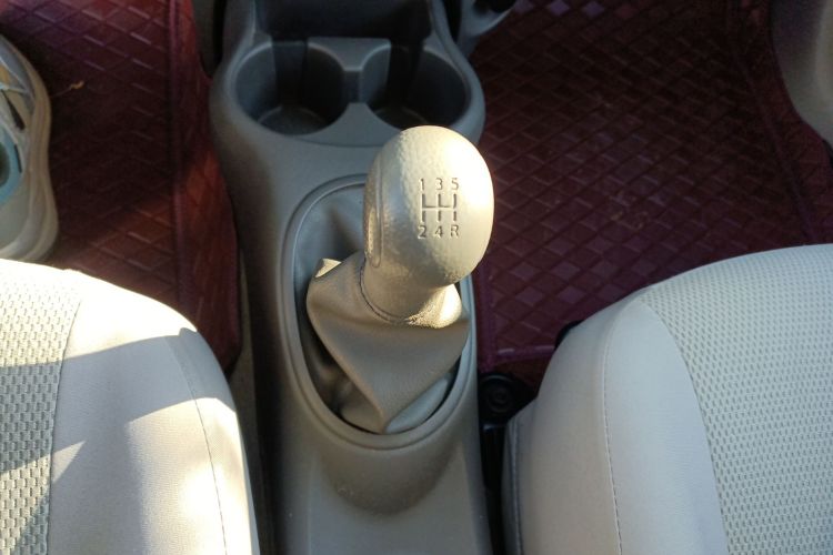 日产 阳光 2015款 1.5XE 手动舒适版局部细节18