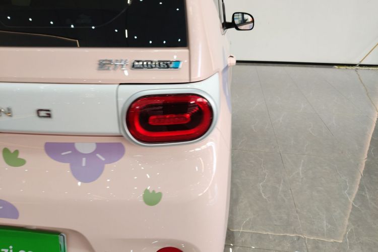 五菱汽车 宏光MINIEV 2024款 第三代 215km 青春版车身外观9