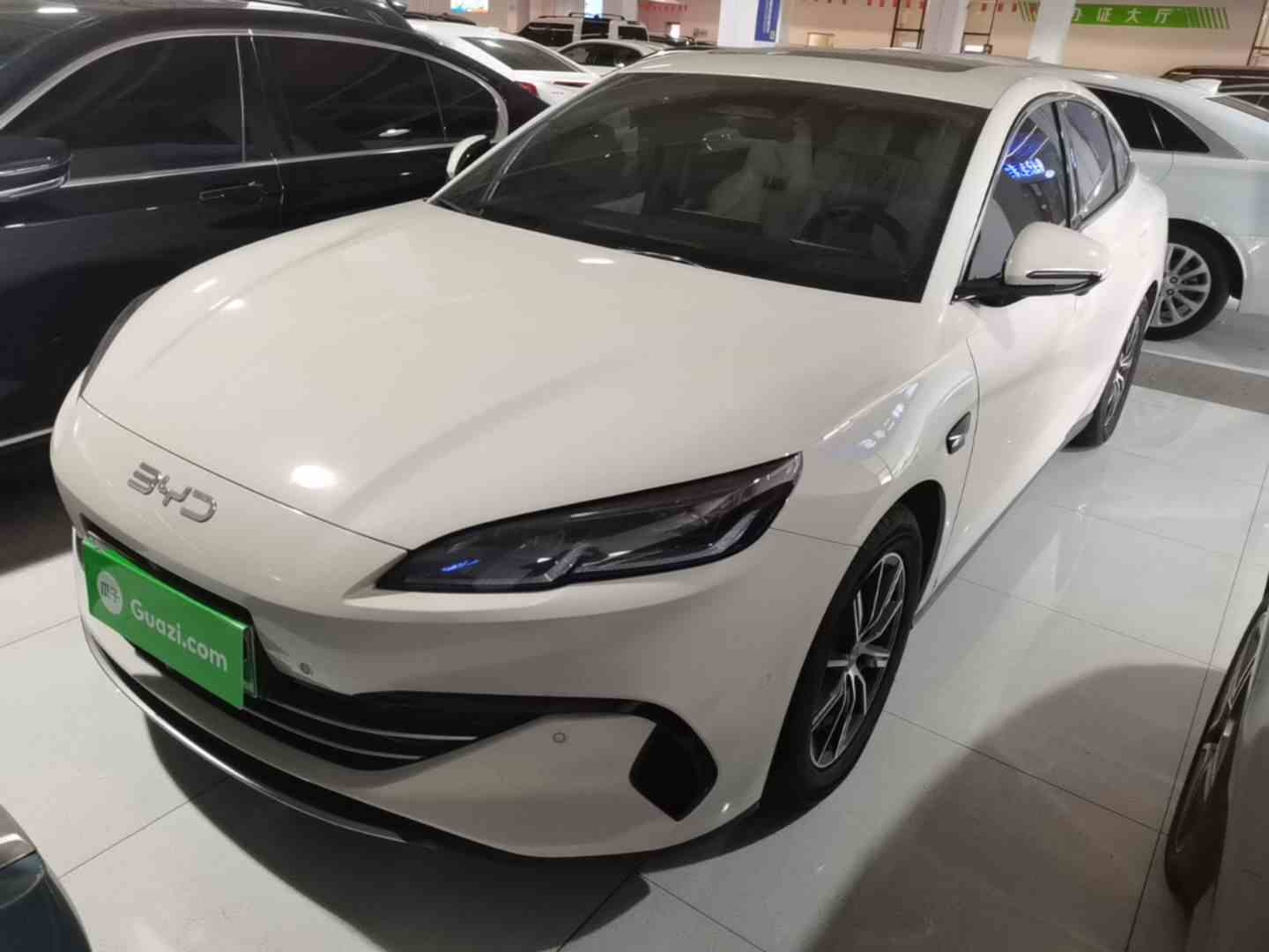 比亚迪 海豹06新能源 2025款 DM-i 智驾版 120KM尊荣型(2)