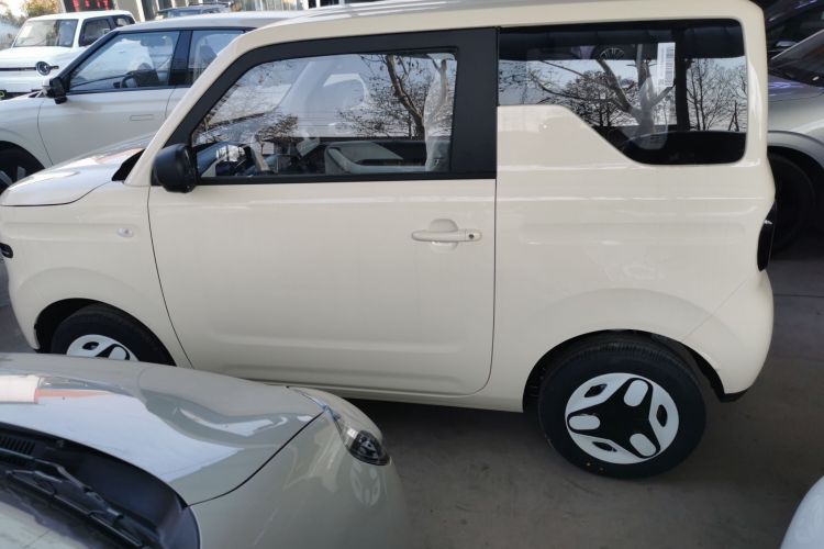 吉利银河 熊猫 2025款 210km 元气熊车身外观4