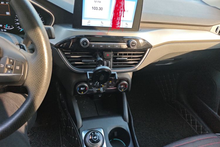 福特 福克斯 2020款 三厢 EcoBoost 180 自动锋潮型中控内饰16