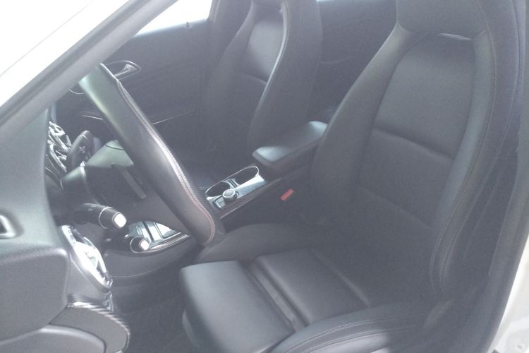 奔驰CLA 2018款 CLA 200 动感型局部细节19