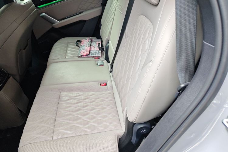 比亚迪 唐新能源 2025款 DM-i 115KM 旗舰型中控内饰21