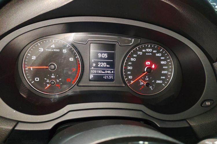 奥迪Q3 2017款 35 TFSI 时尚型局部细节14