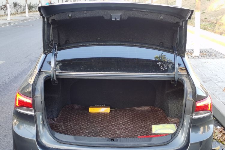 别克 英朗 2021款 改款 典范 1.5L 自动精英型局部细节23