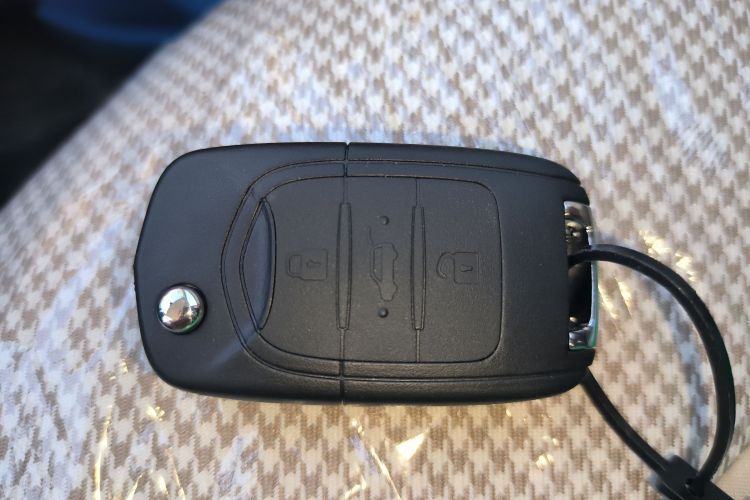 五菱汽车 宏光MINIEV 2025款 四门版 进阶款中控内饰7001