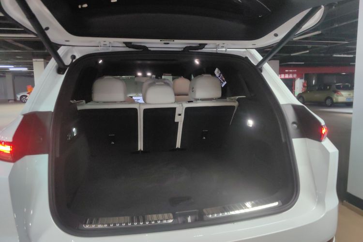 理想汽车 理想L7 2024款 Ultra机舱底盘23