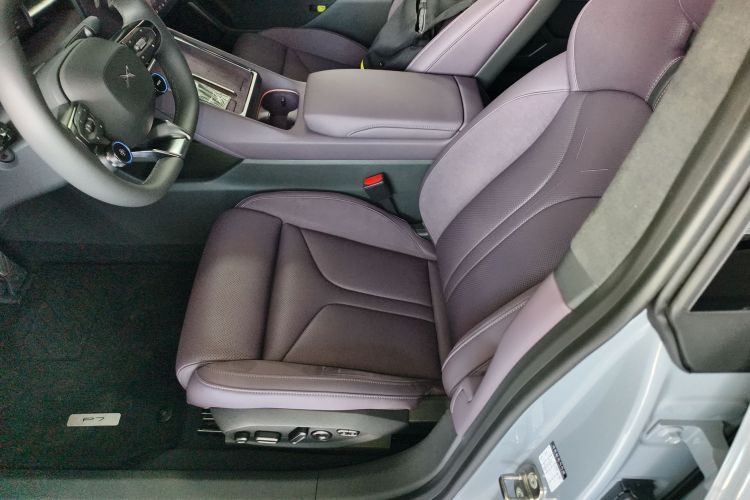 小鹏P7 2025款 702 长续航 Ultra中控内饰19