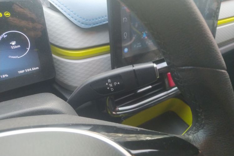 思皓 花仙子 2021款 302km 豪华型 30.2kWh中控内饰18