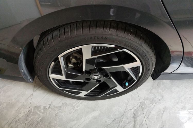 长安 逸达 2023款 蓝鲸NE 1.5T GDI DCT旗舰型车身外观6008