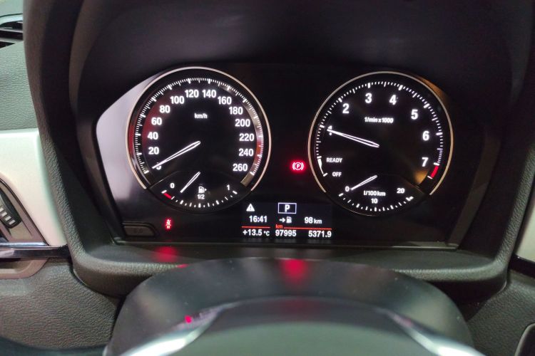 宝马X1 2019款 sDrive18Li 时尚型中控内饰14