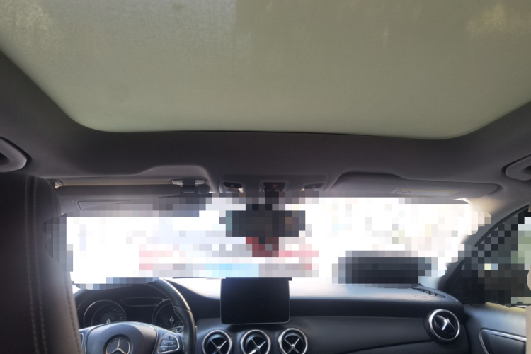 奔驰GLA 2018款 GLA 220 4MATIC 运动型局部细节22