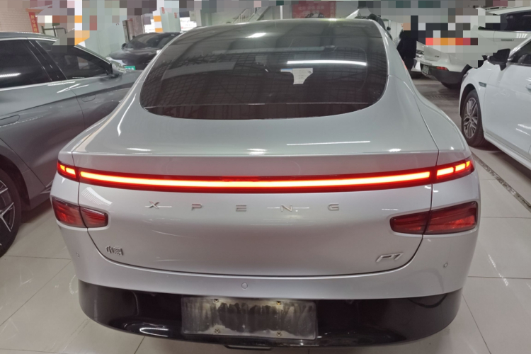 小鹏P7 2023款 P7i 702 Pro车身外观6004