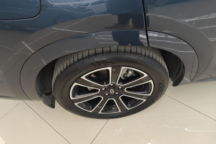 鸿蒙智行 问界M7 2024款 1.5T 智驾四驱Ultra版 6座车身外观6008