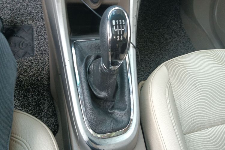 别克 英朗 2013款 GT 1.6L 手动进取版局部细节18