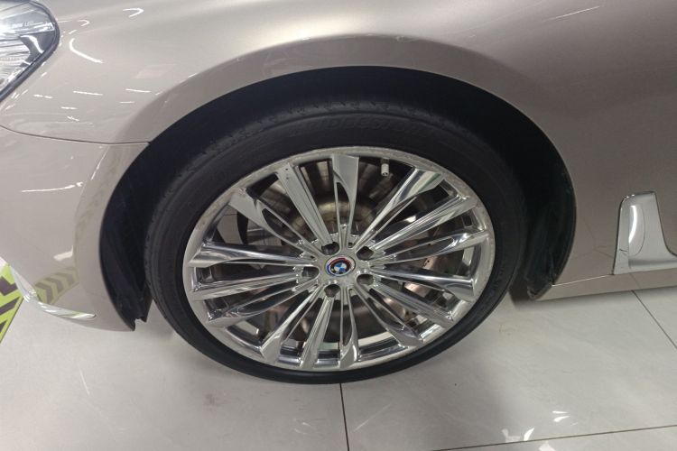 宝马7系 2018款 730Li 领先型 卓越套装车身外观6001