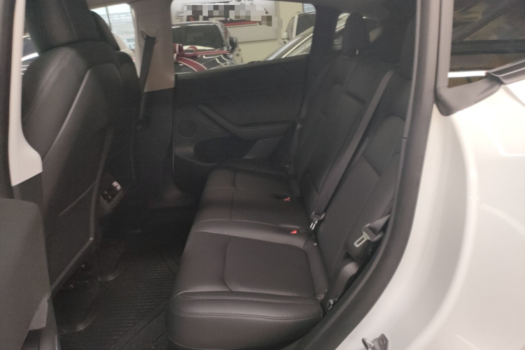 特斯拉 Model Y 2021款 长续航全轮驱动版中控内饰21
