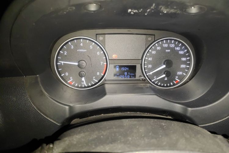 江淮瑞风 瑞风M3 2019款 PLUS 宜家版 1.8L 豪华型 9座中控内饰14