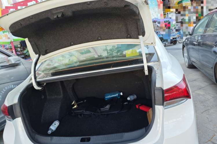 别克 英朗 2021款 改款 典范 1.5L 自动精英型机舱底盘23