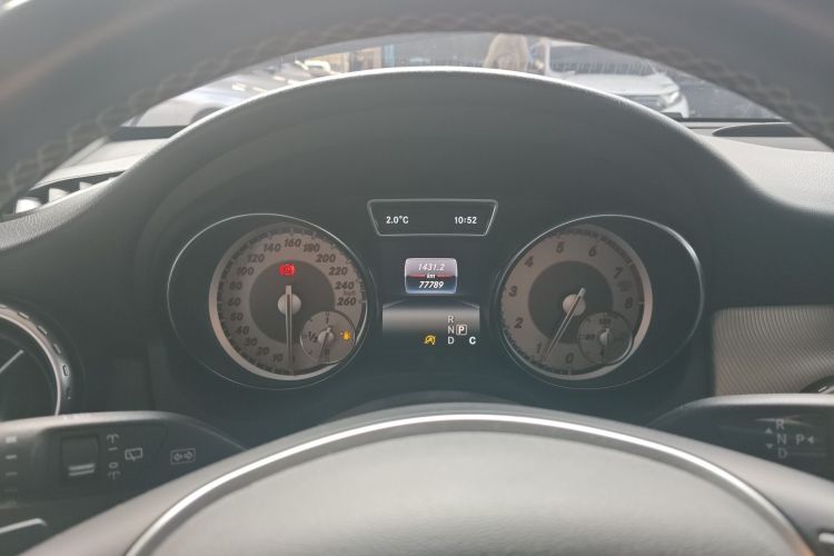 奔驰GLA 2016款 GLA 200 动感型中控内饰14