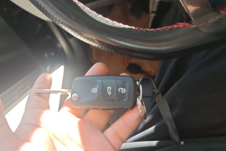 大众 朗逸 2015款 1.6L 手动风尚版中控内饰11