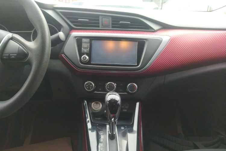 日产 蓝鸟 2016款 1.6L CVT智酷版中控内饰16