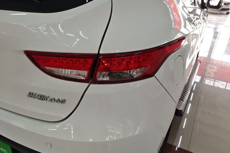 一汽 骏派D60 2015款 1.8L 自动舒适型车身外观6006