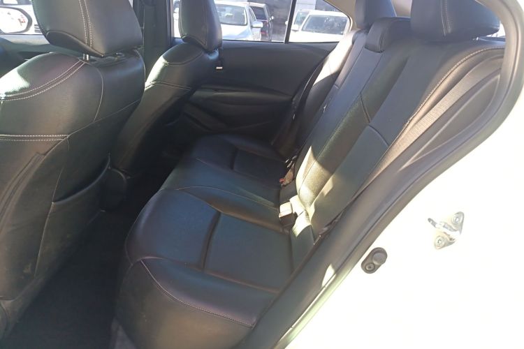 丰田 卡罗拉 2019款 1.2T S-CVT GL-i精英版中控内饰21