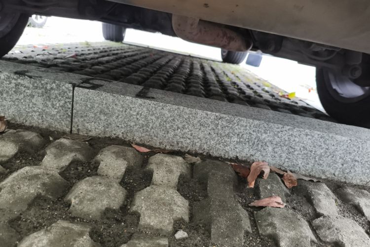 宝马X6 2011款 xDrive35i局部细节9009