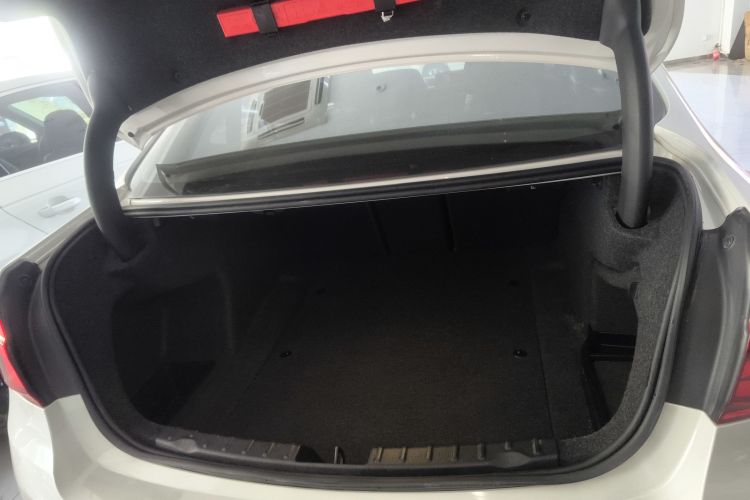 宝马3系 2018款 320Li 时尚型机舱底盘23