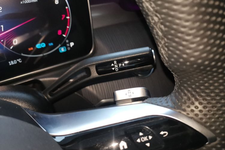 奔驰C级 2022款 改款 C 200 L 运动版局部细节18