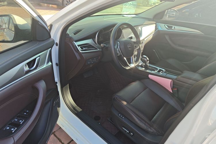 长安 逸动 2019款 高能版 1.6L GDI 自动争锋型 国VI中控内饰7003