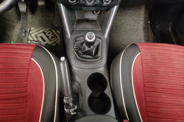 马自达CX-5 2015款 2.0L 手动两驱舒适型中控内饰18